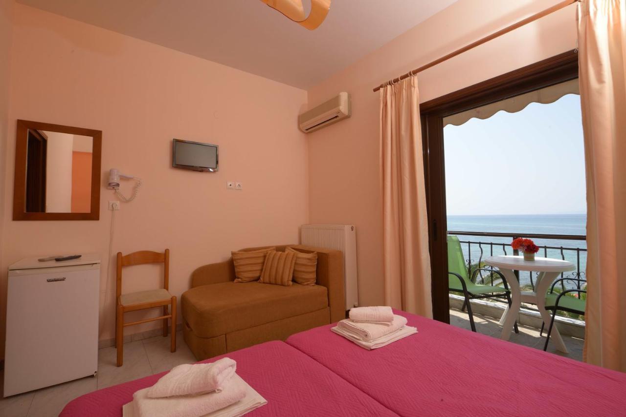 Hotel Akrogiali 2*